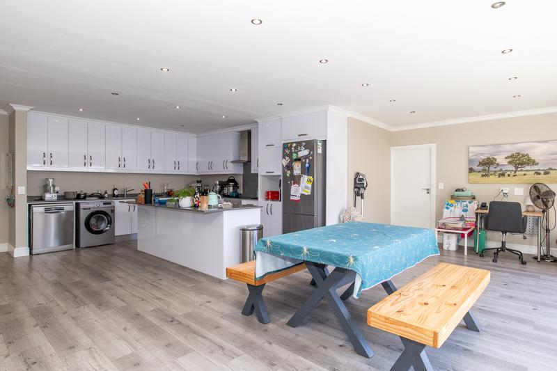 To Let 3 Bedroom Property for Rent in Constantia Western Cape